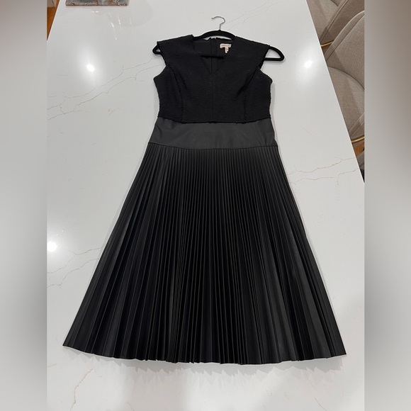 Rebecca Taylor V-Neck Faux Leather / Knit Dress | Size 0 | Black - Picture 3 of 7